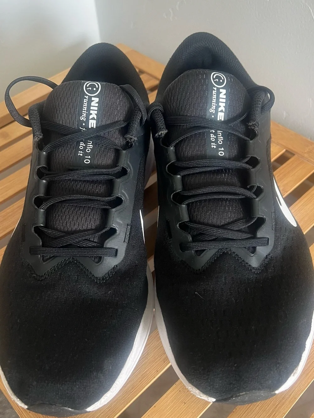 Nike Men's Air Winflo 10 Black/White Was worn once